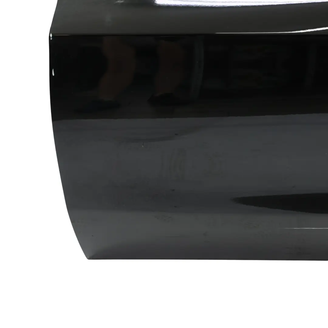 Puerta Delantera Izquierda Kosmos Negro Cósmico Metalizado - 191 para Mercedes W176 con número de pieza A1767200105 Mercedes W176 Puerta Delantera Izquierda Kosmos Negro Cósmico Metalizado - 191 - SKU A1767200105-KB - Número de pieza A1767200105