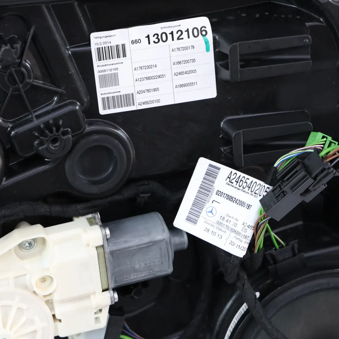 Puerta Delantera Izquierda Azul Universe Metalizado 894 para Mercedes W176 A-Class con número de pieza A1767200105 Mercedes W176 A-Class Puerta Delantera Izquierda Azul Universe Metalizado 894 - SKU A1767200105-UNI - Número de pieza A1767200105