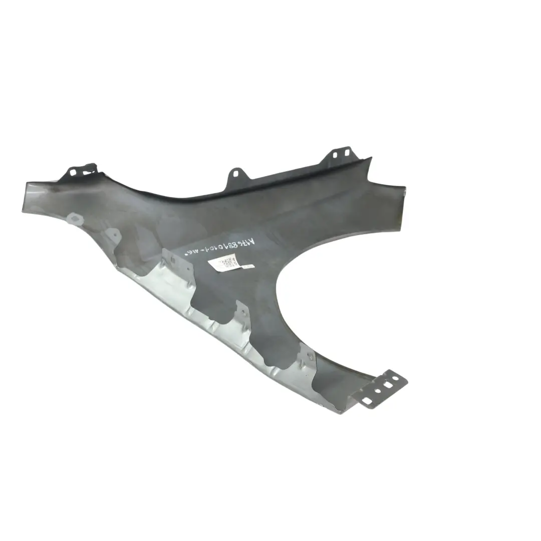 Embellecedor Guardabarros Delantero Izquierdo Mountain Grey - 787 para Mercedes W176 con número de pieza A1768810101 Mercedes W176 Embellecedor Guardabarros Delantero Izquierdo Mountain Grey - 787 - SKU A1768810101-MG - Número de pieza A1768810101
