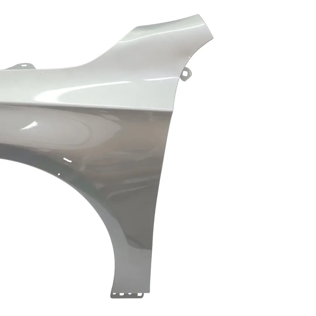 Mercedes W176 Aile Avant Gauche Garniture Latérale Mountain Grey - 787 - SKU A1768810101-MG - Numéro de pièce A1768810101