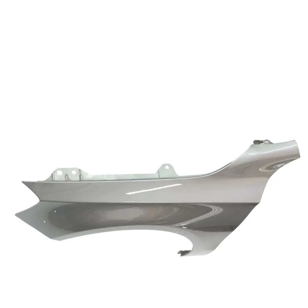 Mercedes W176 Embellecedor Guardabarros Delantero Izquierdo Mountain Grey - 787 - SKU A1768810101-MG - Número de pieza A1768810101