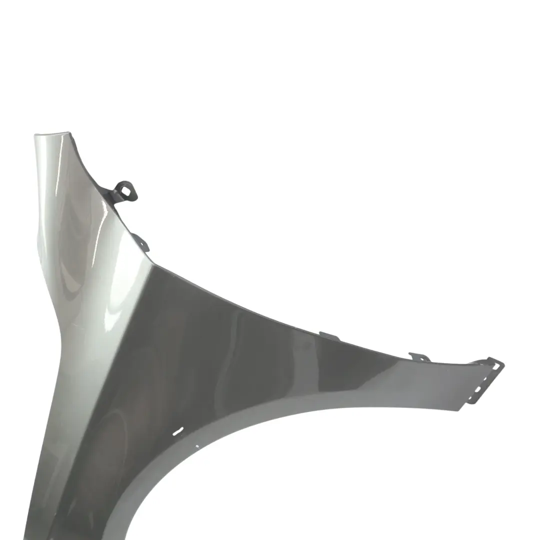 Aile Avant Gauche Garniture Latérale Mountain Grey - 787 pour Mercedes W176 à propos du numéro de pièce A1768810101 Mercedes W176 Aile Avant Gauche Garniture Latérale Mountain Grey - 787 - SKU A1768810101-MG - Numéro de pièce A1768810101