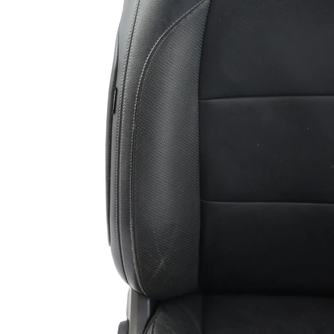 Fotel Ogrzewany Elektryczny Prawy Skóra Czarny Antracyt do Mercedes W176 o numerze A1769106607 Mercedes W176 Fotel Ogrzewany Elektryczny Prawy Skóra Czarny Antracyt - SKU A1769106607-1 - Numer Części A1769106607