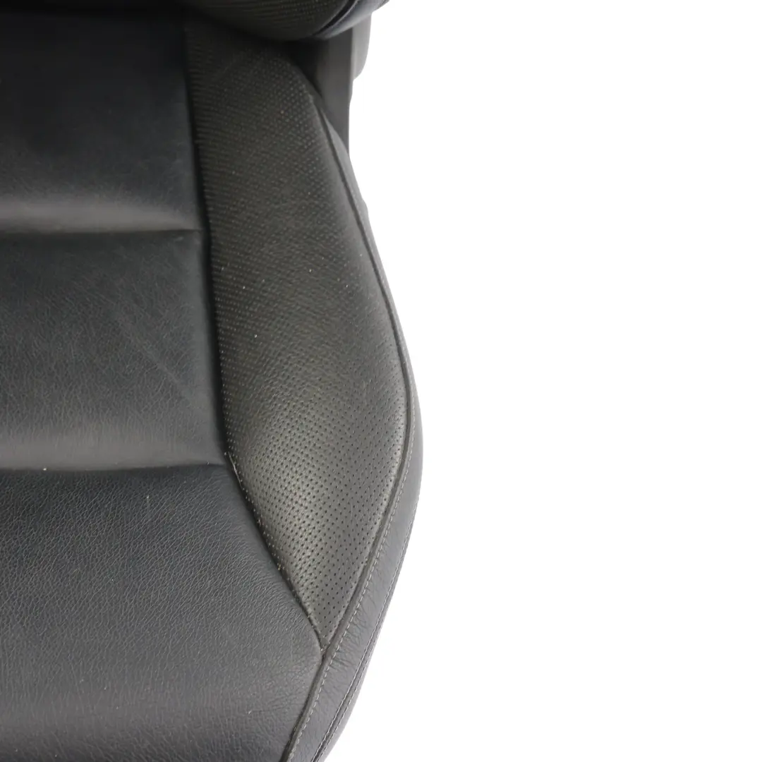 Fotel Ogrzewany Elektryczny Prawy Skóra Czarny Antracyt do Mercedes W176 o numerze A1769106607 Mercedes W176 Fotel Ogrzewany Elektryczny Prawy Skóra Czarny Antracyt - SKU A1769106607-1 - Numer Części A1769106607