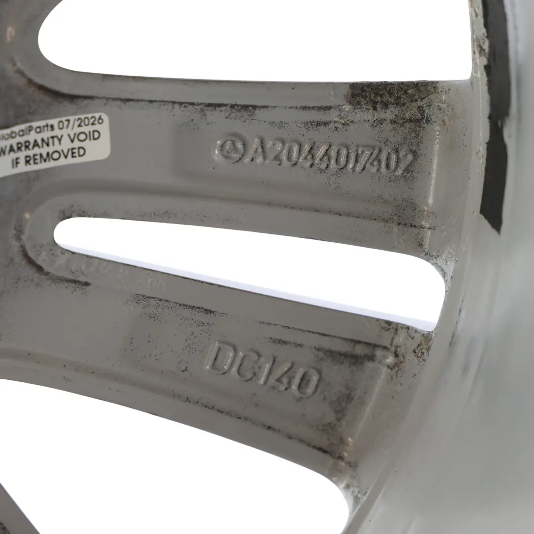 Jante double en alliage argenté 17" 7,5J ET:47 pour Mercedes W204 7 à propos du numéro de pièce A2044017402 Mercedes W204 7 Jante double en alliage argenté 17" 7,5J ET:47 - SKU A2044017402-1 - Numéro de pièce A2044017402