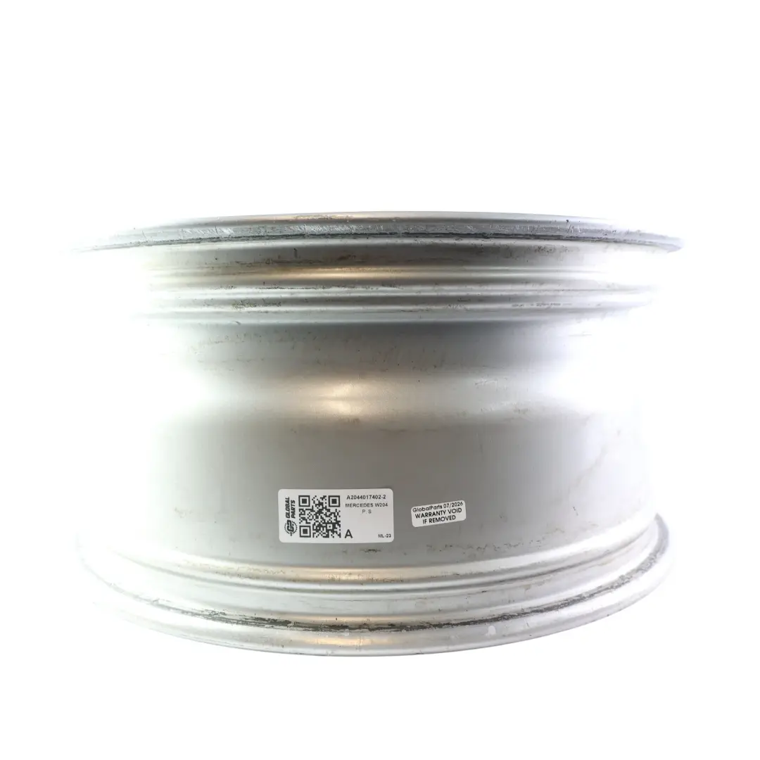 Felga Aluminiowa Srebrna 17" 7,5J ET:47 do Mercedes W204 o numerze A2044017402 Mercedes W204 Felga Aluminiowa Srebrna 17" 7,5J ET:47 - SKU A2044017402-2 - Numer Części A2044017402