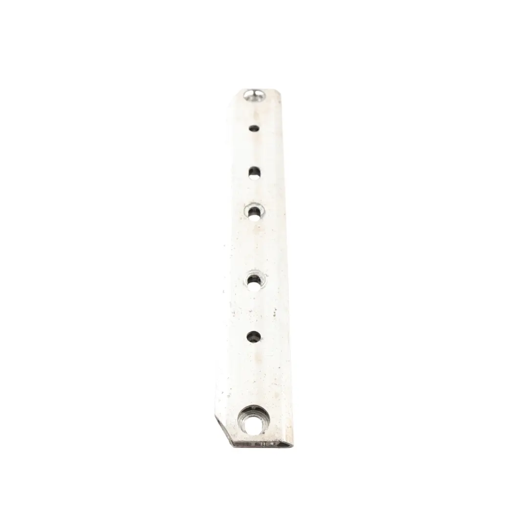 W207 Supporto Montaggio Pannello Pavimento Anteriore per Mercedes W204 con numero di parte A2046190100 Mercedes W204 W207 Supporto Montaggio Pannello Pavimento Anteriore - SKU A2046190100 - Numero di parte A2046190100