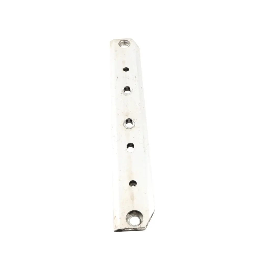 W207 Supporto Montaggio Pannello Pavimento Anteriore per Mercedes W204 con numero di parte A2046190100 Mercedes W204 W207 Supporto Montaggio Pannello Pavimento Anteriore - SKU A2046190100 - Numero di parte A2046190100