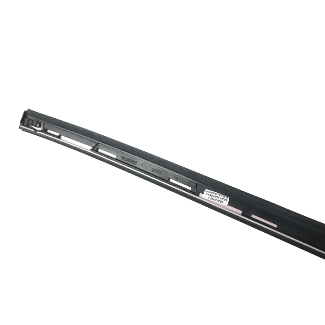 Deflettore Acqua Parabrezza Anteriore Sinistro per Mercedes W204 con numero di parte A2046906862 Mercedes W204 Deflettore Acqua Parabrezza Anteriore Sinistro - SKU A2046906862 - Numero di parte A2046906862