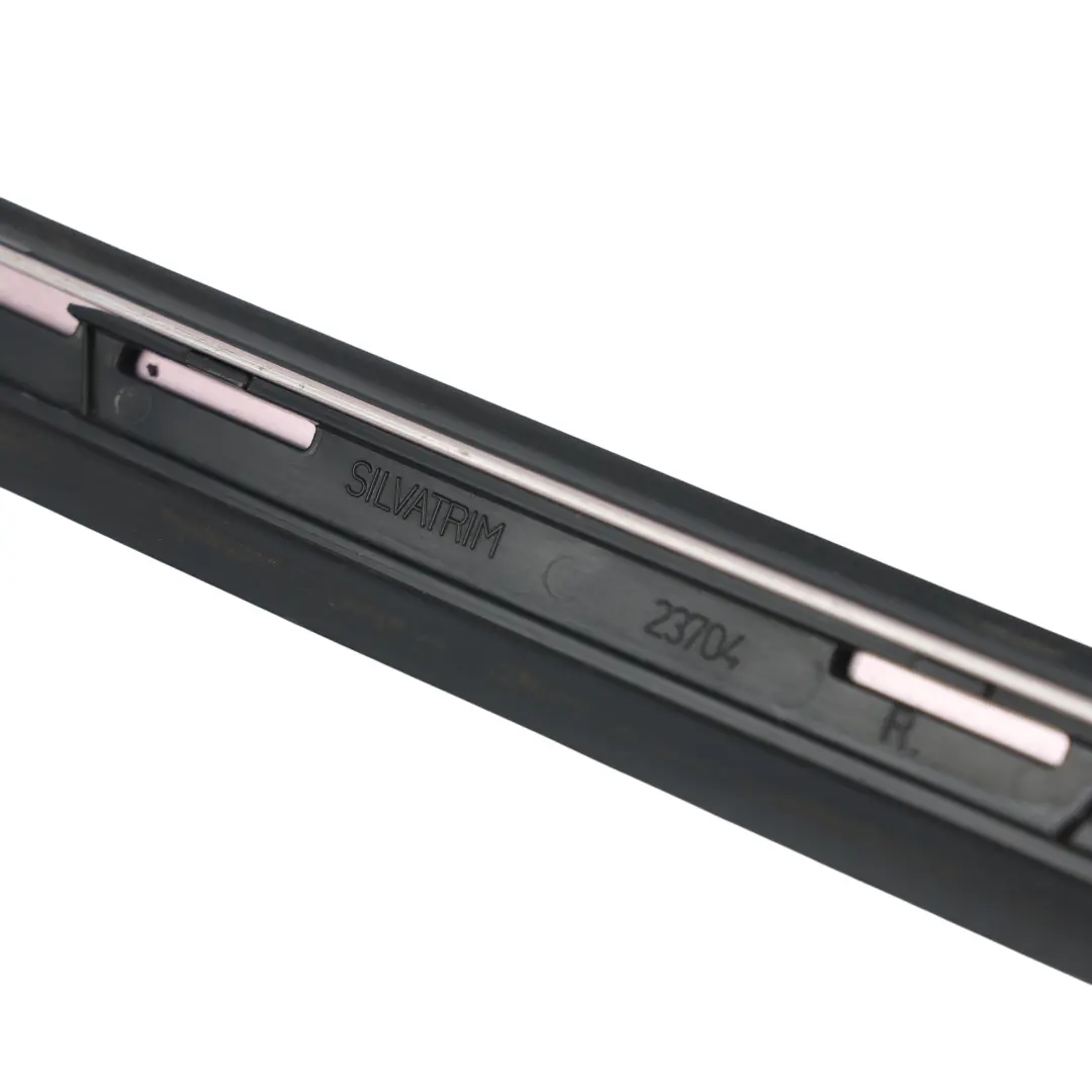 Mercedes W204 Deflettore Acqua Parabrezza Anteriore Destro - SKU A2046907162 - Numero di parte A2046907162