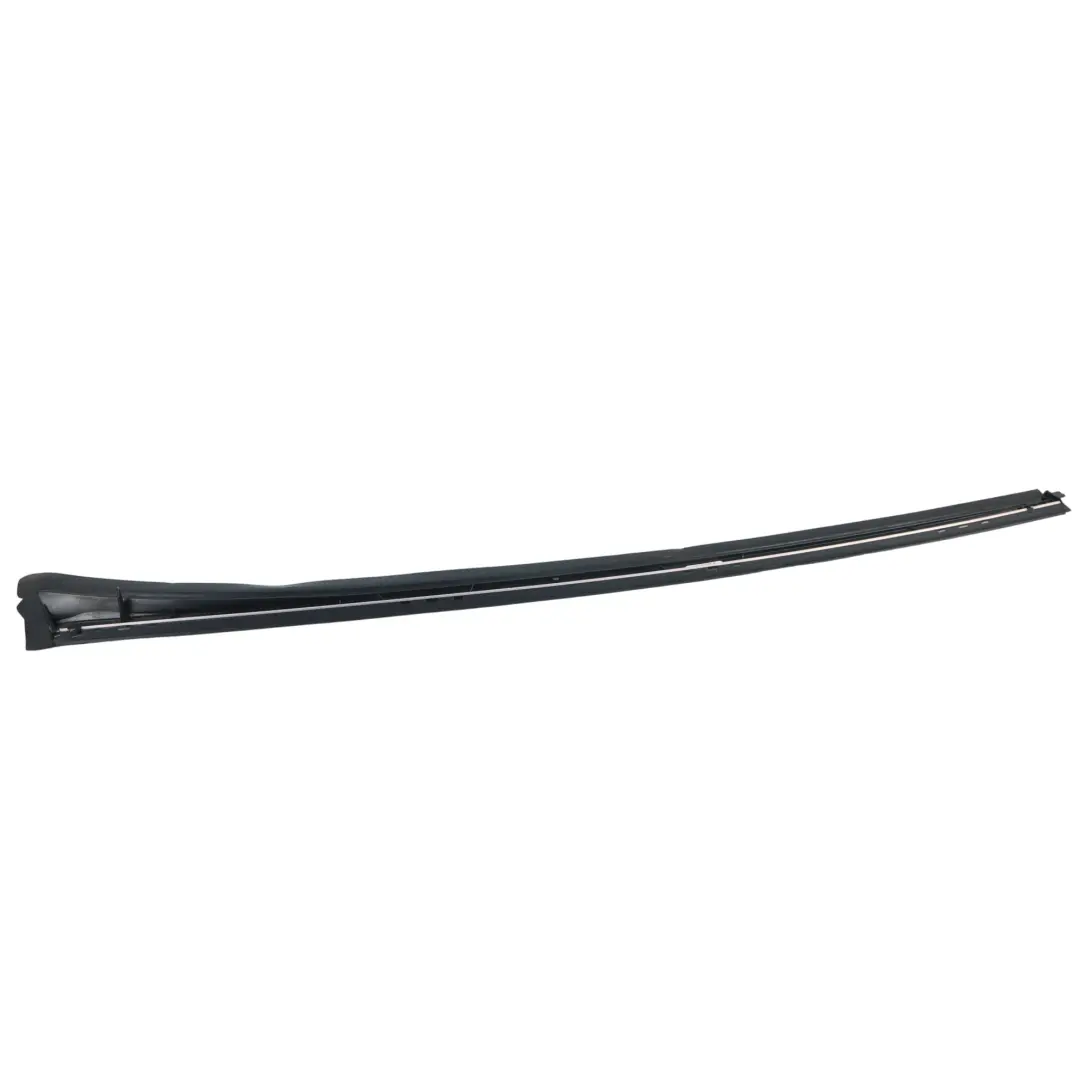 Deflettore Acqua Parabrezza Anteriore Destro per Mercedes W204 con numero di parte A2046907162 Mercedes W204 Deflettore Acqua Parabrezza Anteriore Destro - SKU A2046907162 - Numero di parte A2046907162
