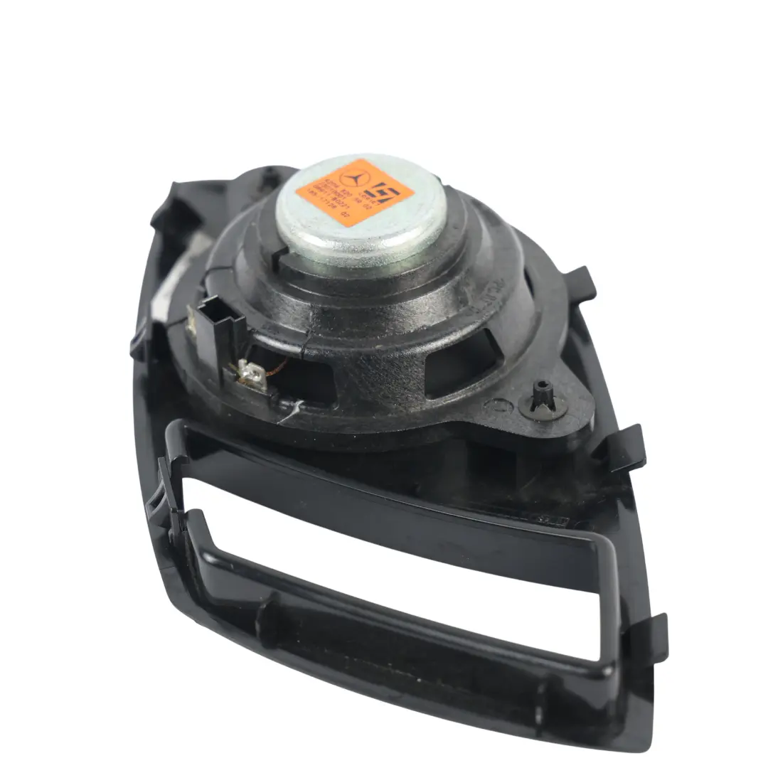 Mercedes S204 Rejilla Altavoz Trasero Izquierdo - SKU A2046930130 - Número de pieza A2046930130