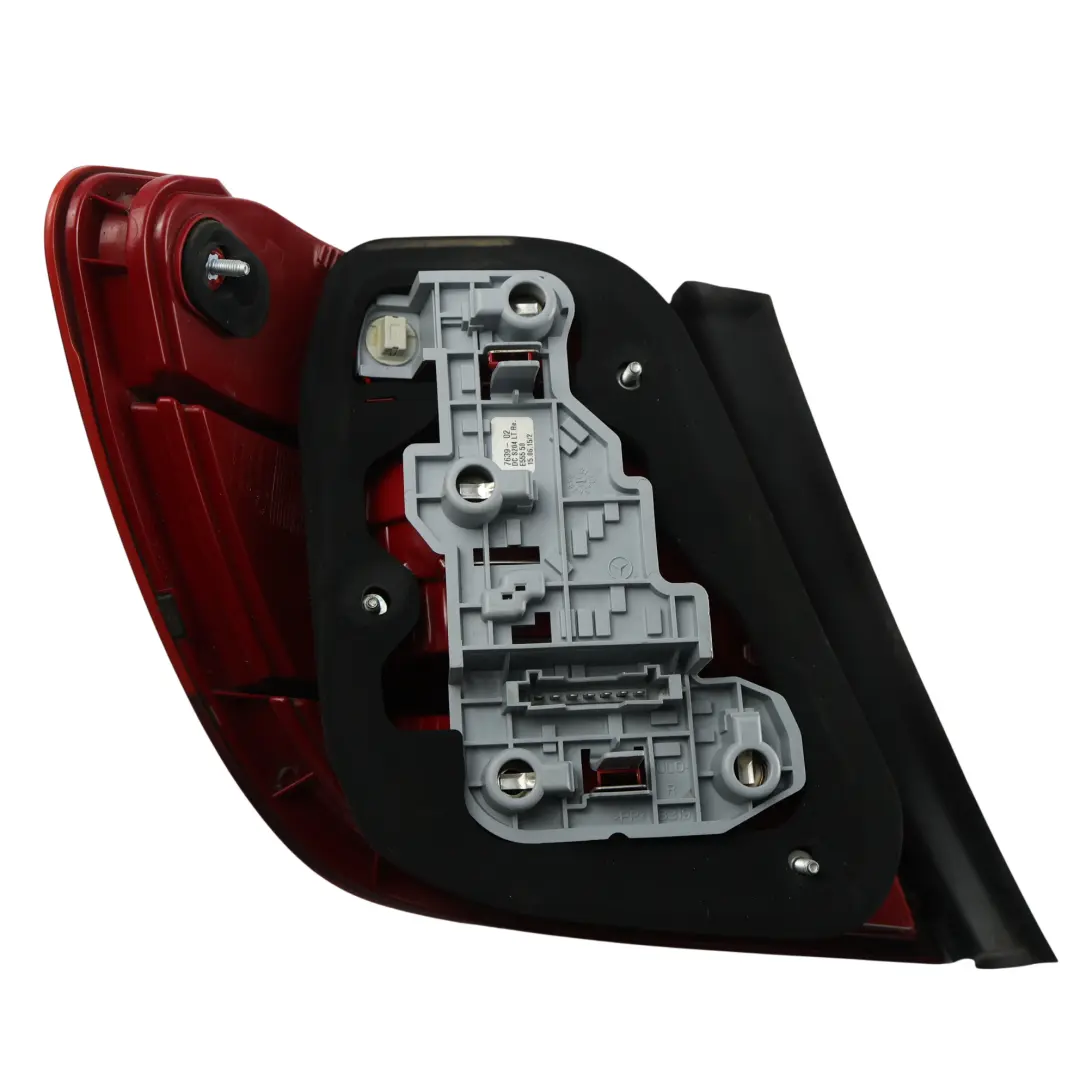 Fanale Posteriore Destro Lato Pannello per Mercedes W204 con numero di parte A2049069402 Mercedes W204 Fanale Posteriore Destro Lato Pannello - SKU A2049069402 - Numero di parte A2049069402