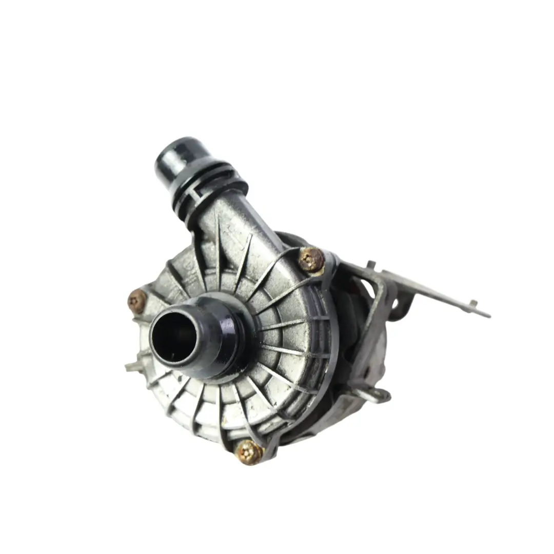 Mercedes C205 S205 W205 Pompe à Eau Auxiliaire C300h 2.1 Diesel - SKU A2055010620 - Numéro de pièce A2055010620