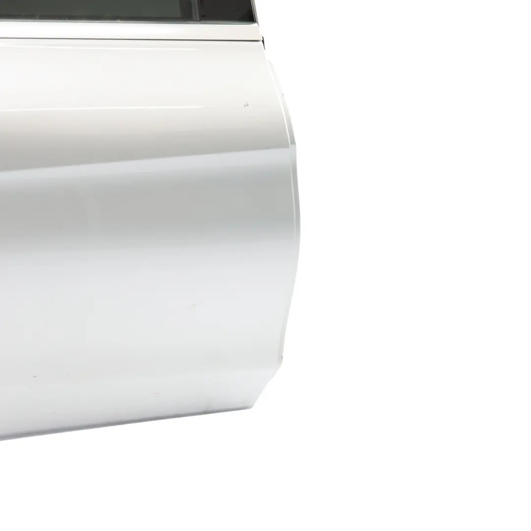 Porta posteriore destra Iridium Silver Metallic - 775 per Mercedes W205 con numero di parte A2057300205 Mercedes W205 Porta posteriore destra Iridium Silver Metallic - 775 - SKU A2057300205-IRS1 - Numero di parte A2057300205