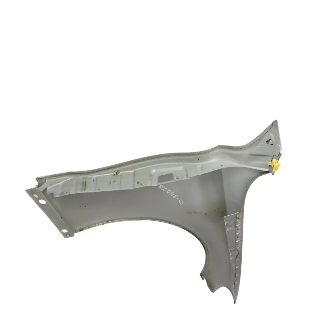 Błotnik Przedni Lewy Srebrny Irydowy Metalik 775 do Mercedes W205 o numerze A2058800118 Mercedes W205 Błotnik Przedni Lewy Srebrny Irydowy Metalik 775 - SKU A2058800118-IRS - Numer Części A2058800118