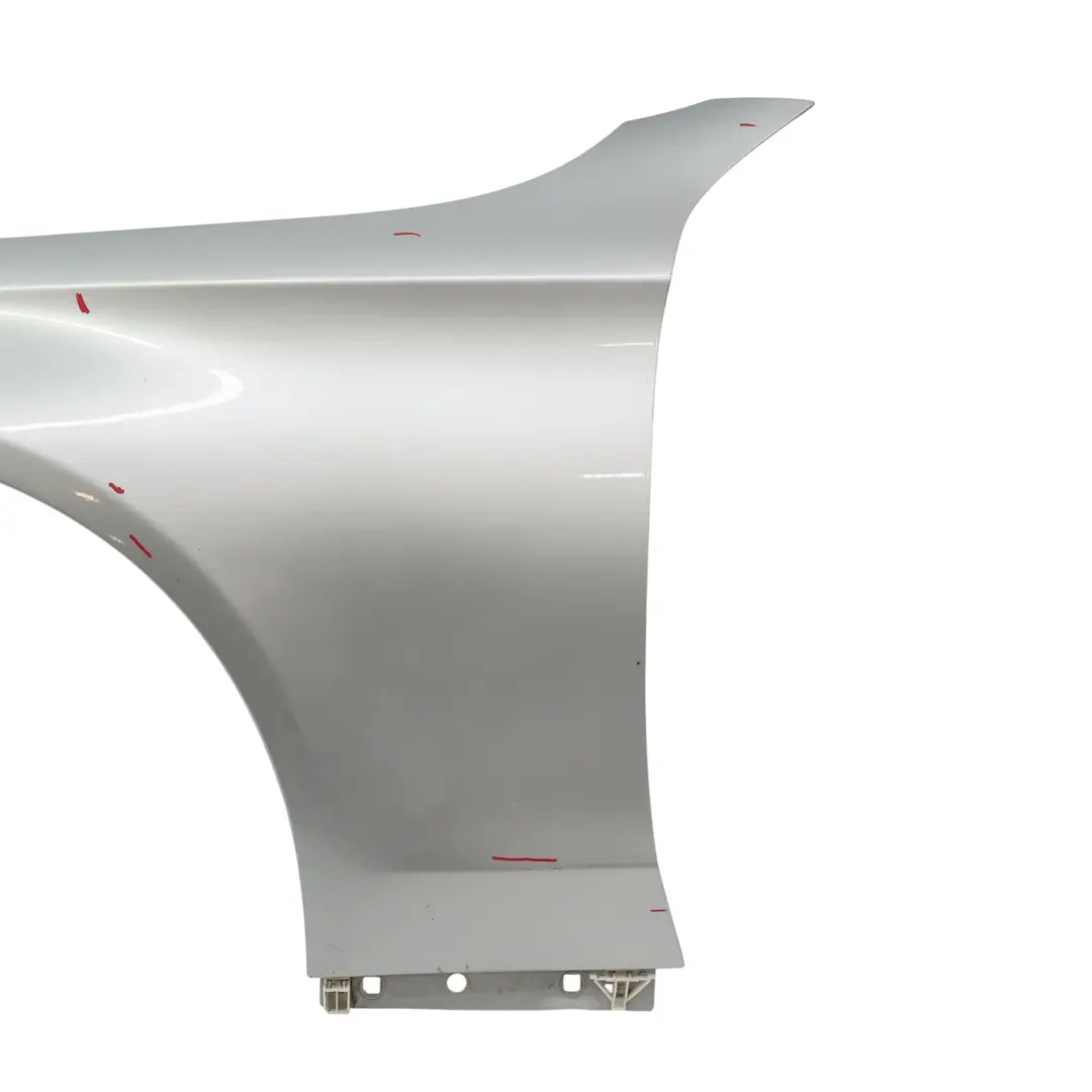 Panneau Aile Avant Gauche Pare-Chocs Iridium Argent Métallisé 775 pour Mercedes W205 à propos du numéro de pièce A2058800118 Mercedes W205 Panneau Aile Avant Gauche Pare-Chocs Iridium Argent Métallisé 775 - SKU A2058800118-IRS - Numéro de pièce A2058800118