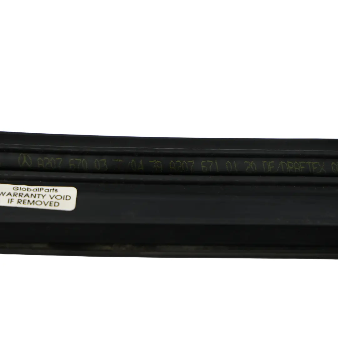 Mercedes A207 Cabriolet Joint Étanchéité Pare-Brise Caoutchouc - SKU A2076710120 - Numéro de pièce A2076710120