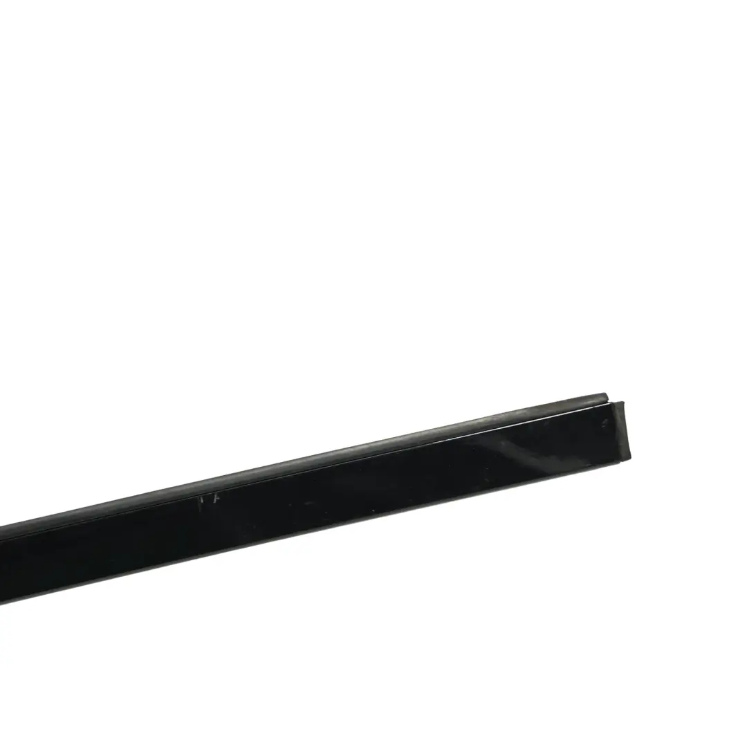 Mercedes W211 Baguette Garniture Toit Côté Gauche Noir Obsidienne - 197 - SKU A2116900762-OB - Numéro de pièce A2116900762