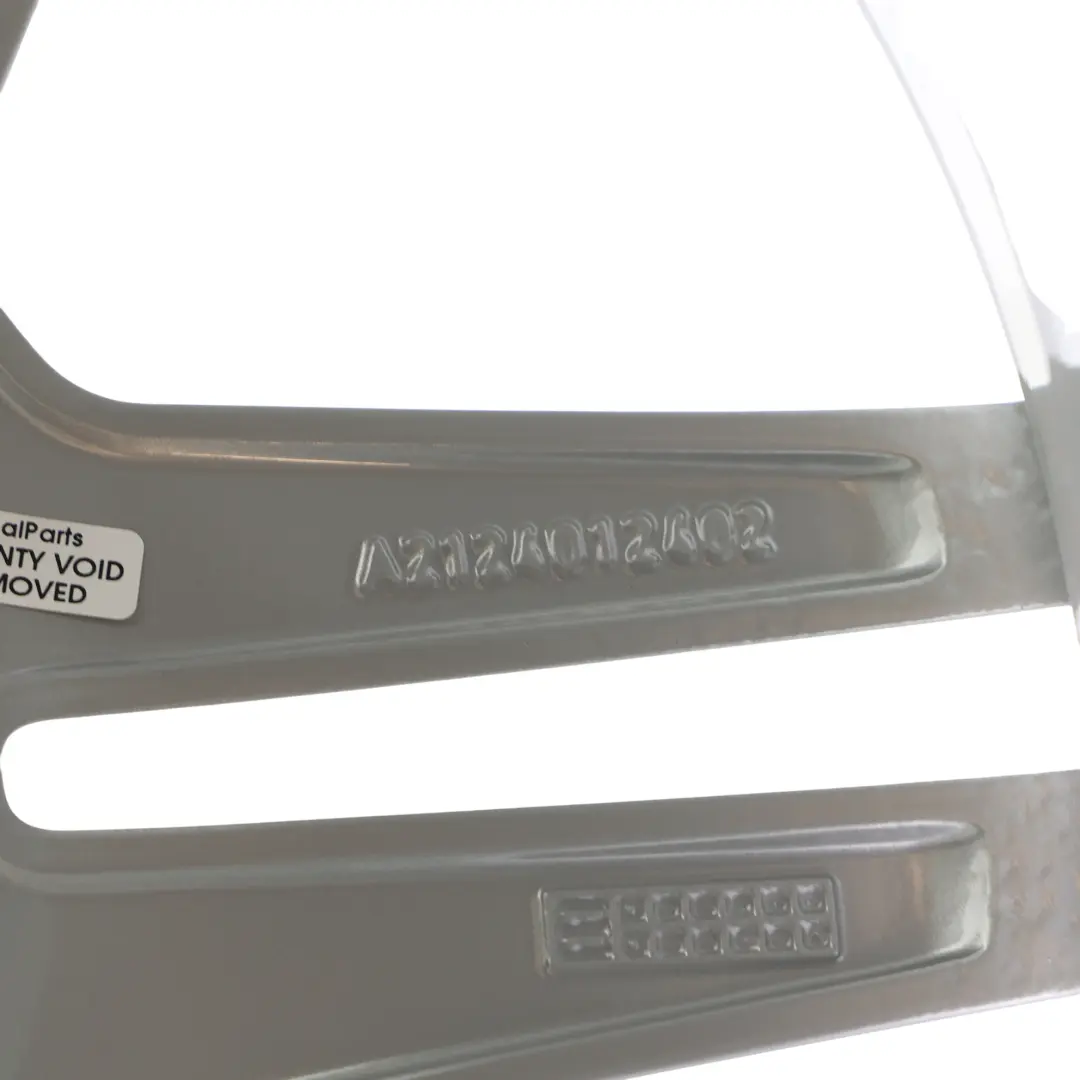 Mercedes-Benz W212 Hinten Silber Alufelge Alu Felge 18" ET:54 9J für mit Teilenummer A2124012402 Mercedes-Benz W212 Hinten Silber Alufelge Alu Felge 18" ET:54 9J - SKU A2124012402 - Teilenummer A2124012402