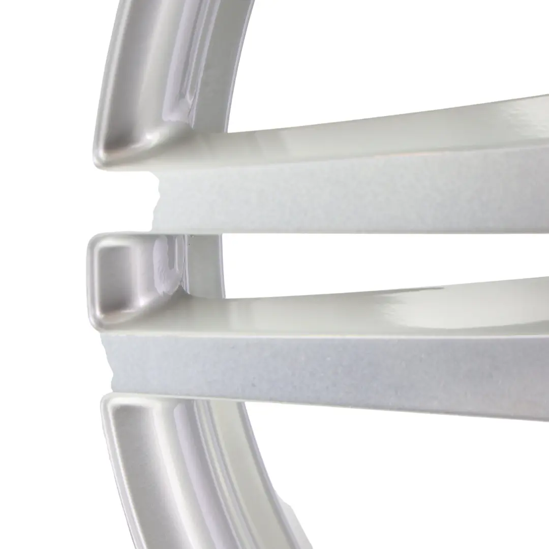 Mercedes-Benz W212 Hinten Silber Alufelge Alu Felge 18" ET:54 9J für mit Teilenummer A2124012402 Mercedes-Benz W212 Hinten Silber Alufelge Alu Felge 18" ET:54 9J - SKU A2124012402 - Teilenummer A2124012402