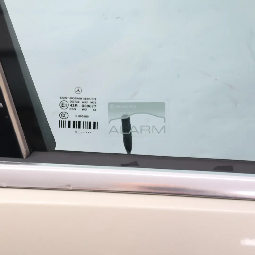 Poszycie Drzwi Przednie Prawe Beżowy Metaliczny 794 do Mercedes W212 S212 o numerze A2127200205 Mercedes W212 S212 Poszycie Drzwi Przednie Prawe Beżowy Metaliczny 794 - SKU A2127200205-PBE - Numer Części A2127200205