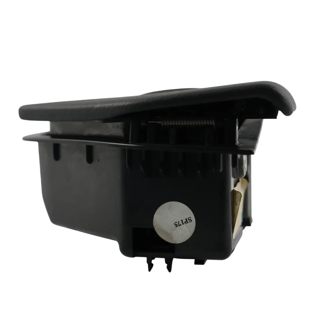 Tylna Lewa Popielniczka do Mercedes C219 o numerze A2198100730 Mercedes C219 Tylna Lewa Popielniczka - SKU A2198100730 - Numer Części A2198100730