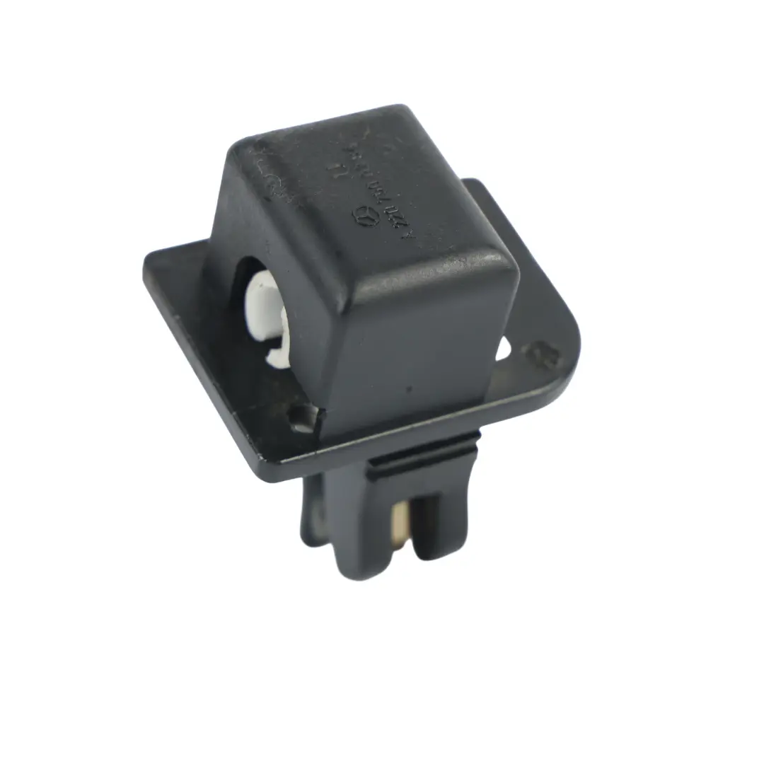 Cerradura Tapa Maletero Izquierda para Mercedes W203 C209 C215 W220 con número de pieza A2207500384 Mercedes W203 C209 C215 W220 Cerradura Tapa Maletero Izquierda - SKU A2207500384 - Número de pieza A2207500384