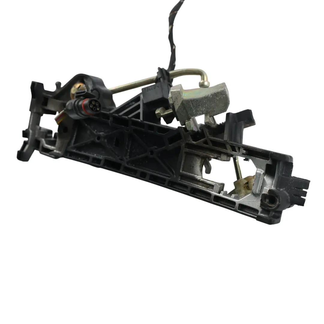 Soporte Manija Puerta Trasera Derecha para Mercedes W220 con número de pieza A2207602034 Mercedes W220 Soporte Manija Puerta Trasera Derecha - SKU A2207602034 - Número de pieza A2207602034