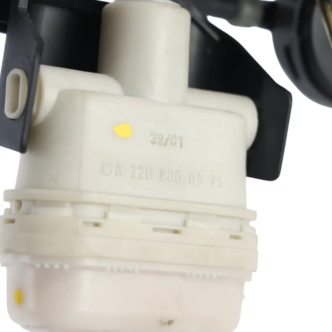 Serrure Verrou Coffre Hayon pour Mercedes CL C215 W220 à propos du numéro de pièce A2208000478 Mercedes CL C215 W220 Serrure Verrou Coffre Hayon - SKU A2208000478 - Numéro de pièce A2208000478