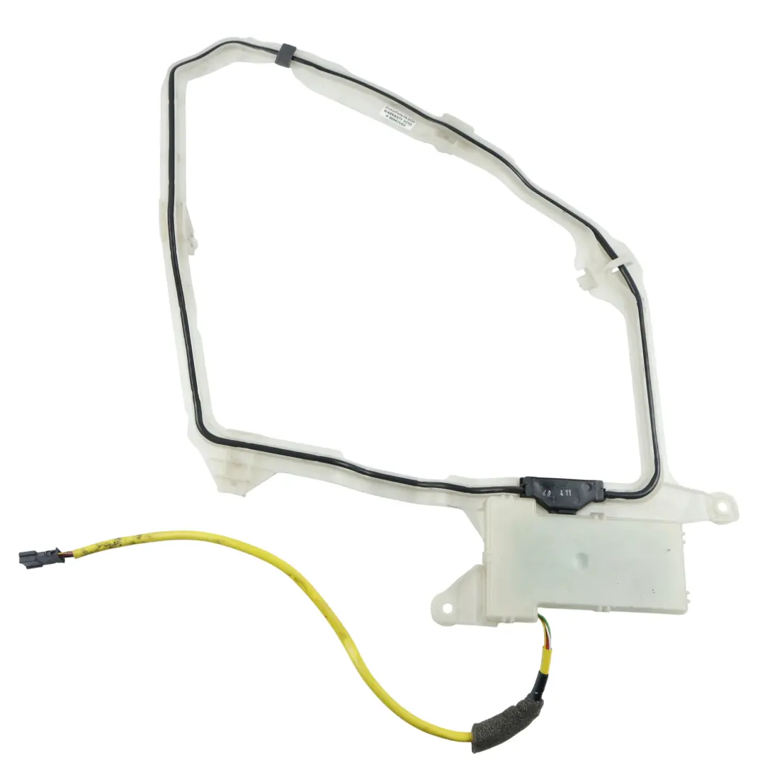 Front Door Keyless Entry Antenna Right O/S Side to Mercedes W220 with Part number A2208200275 Mercedes W220 Front Door Keyless Entry Antenna Right O/S Side - SKU A2208200275 - Part number A2208200275