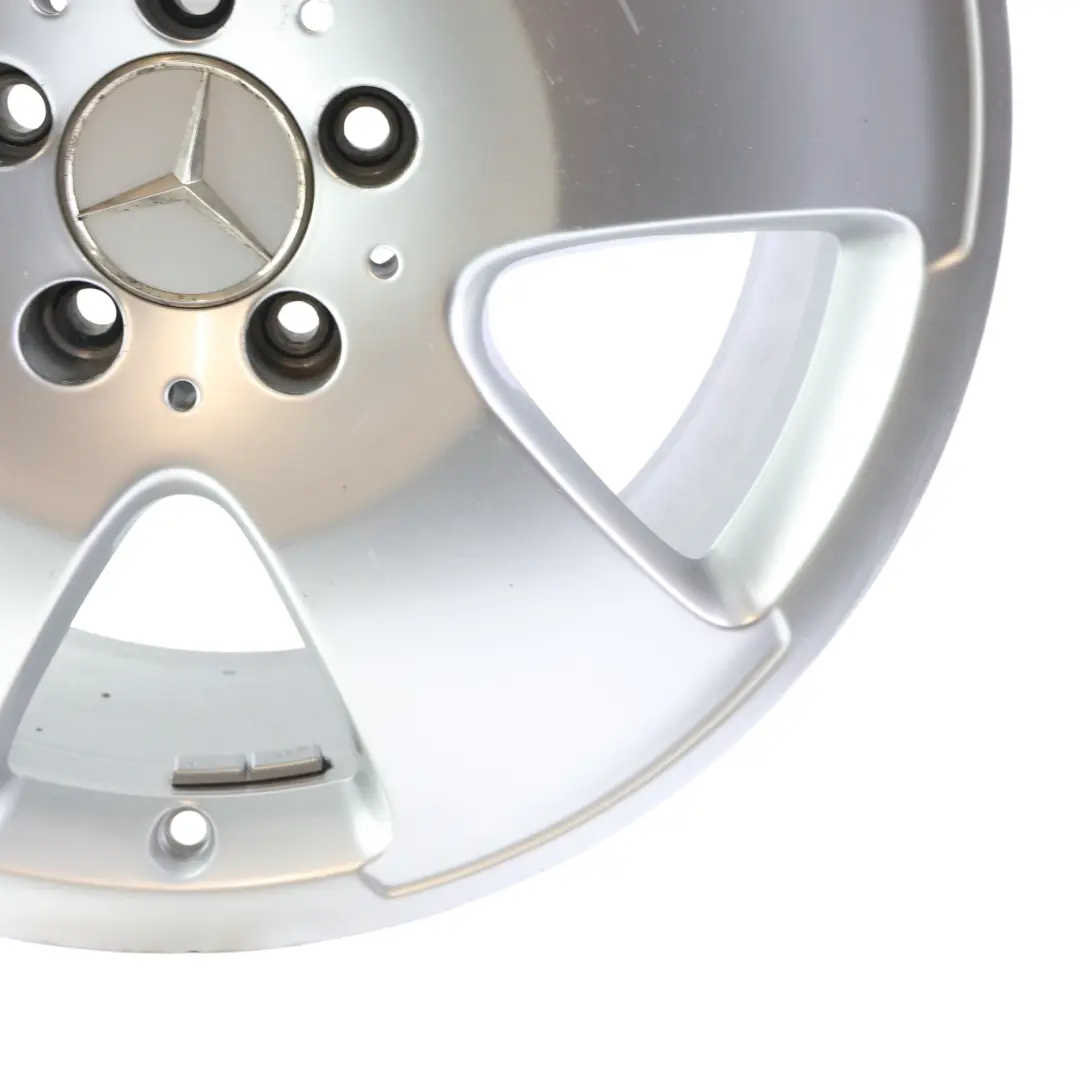 Srebrna Felga Aluminiowa 18" 8,5J ET:43 do Mercedes W221 o numerze A2214012102 Mercedes W221 Srebrna Felga Aluminiowa 18" 8,5J ET:43 - SKU A2214012102-2 - Numer Części A2214012102