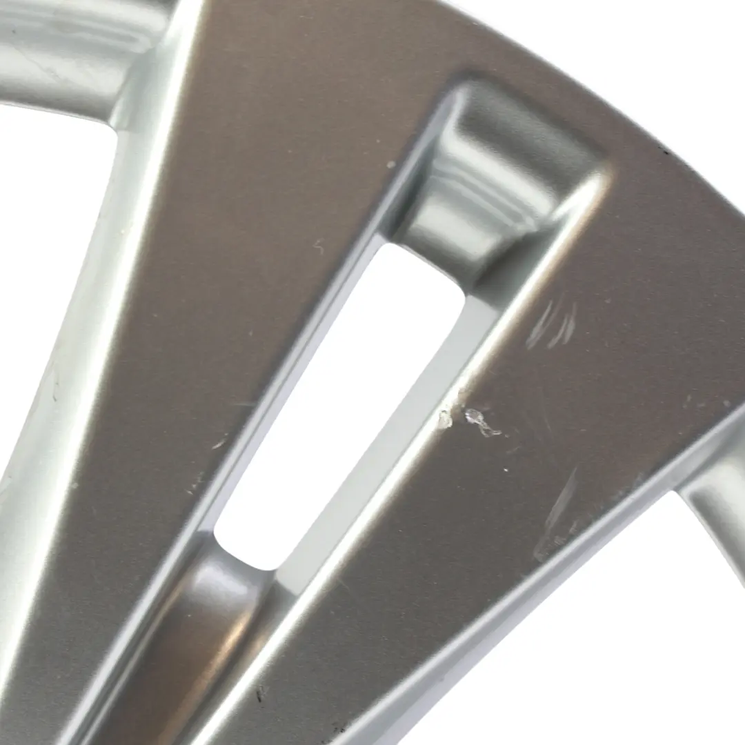 Cerchio in lega argento 17" 7,5J ET:52,5 per Mercedes W176 W246 con numero di parte A2464011400 Mercedes W176 W246 Cerchio in lega argento 17" 7,5J ET:52,5 - SKU A2464011400-5 - Numero di parte A2464011400