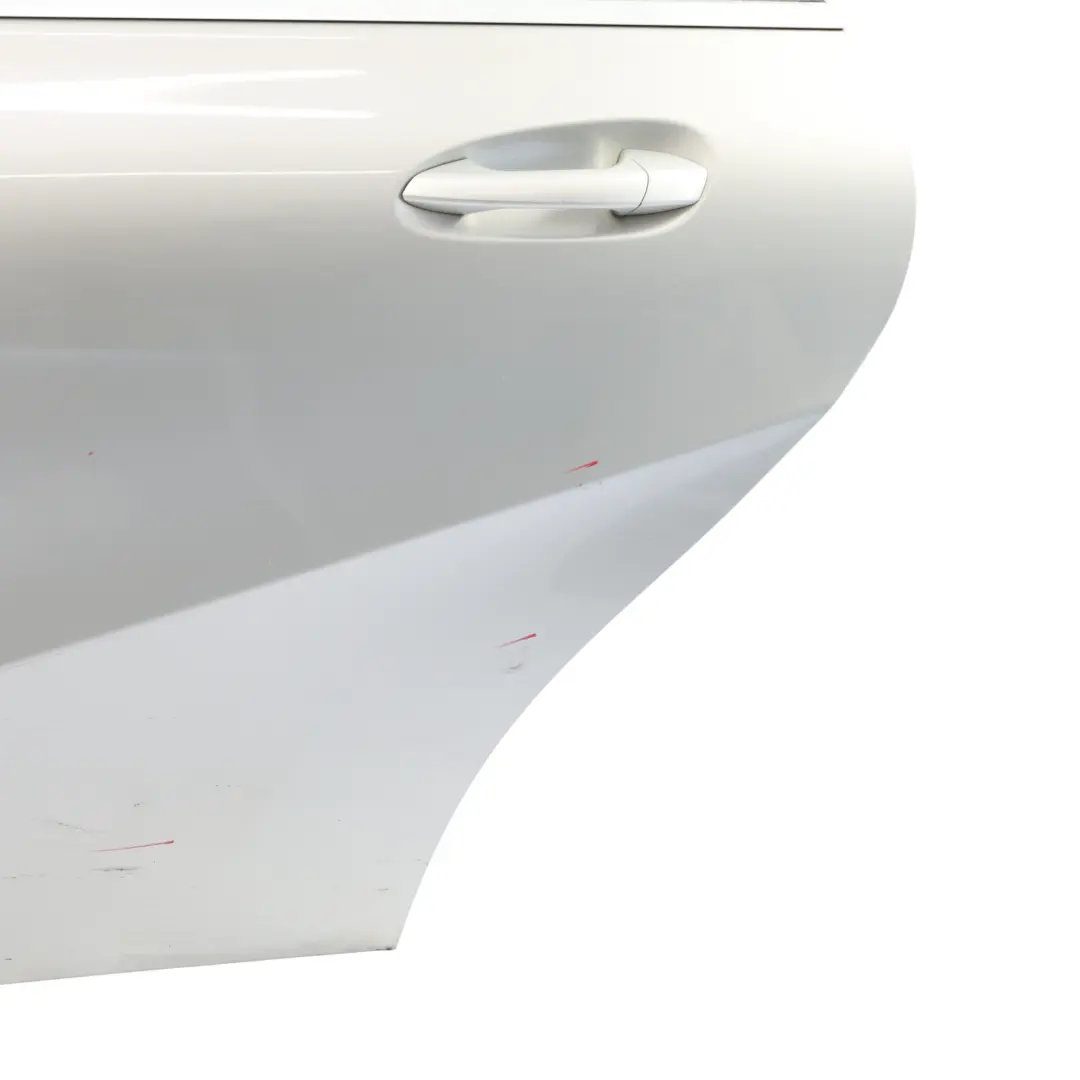 Porta posteriore sinistra Polar Silver Metallic - 761 per Mercedes W246 con numero di parte A2467300105 Mercedes W246 Porta posteriore sinistra Polar Silver Metallic - 761 - SKU A2467300105-PLS - Numero di parte A2467300105