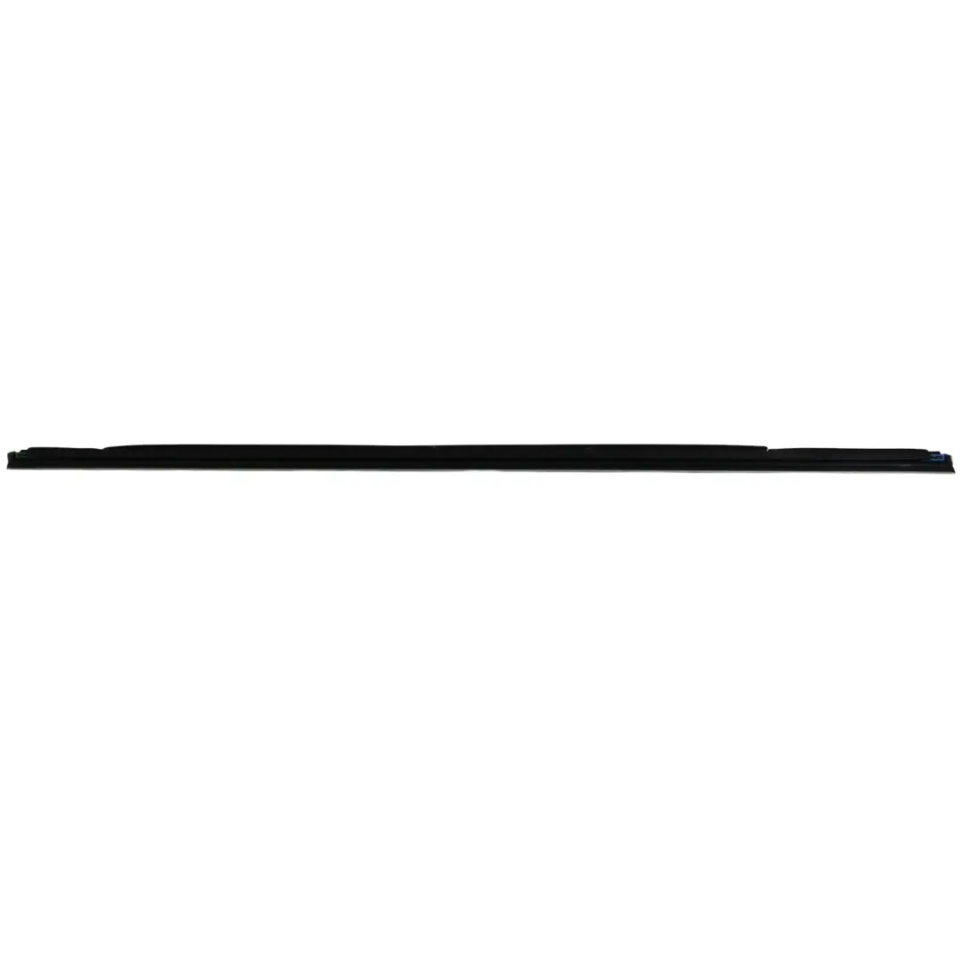 Moldura Decorativa Cromada Puerta Trasera Derecha para Mercedes W246 con número de pieza A2467350282 Mercedes W246 Moldura Decorativa Cromada Puerta Trasera Derecha - SKU A2467350282 - Número de pieza A2467350282