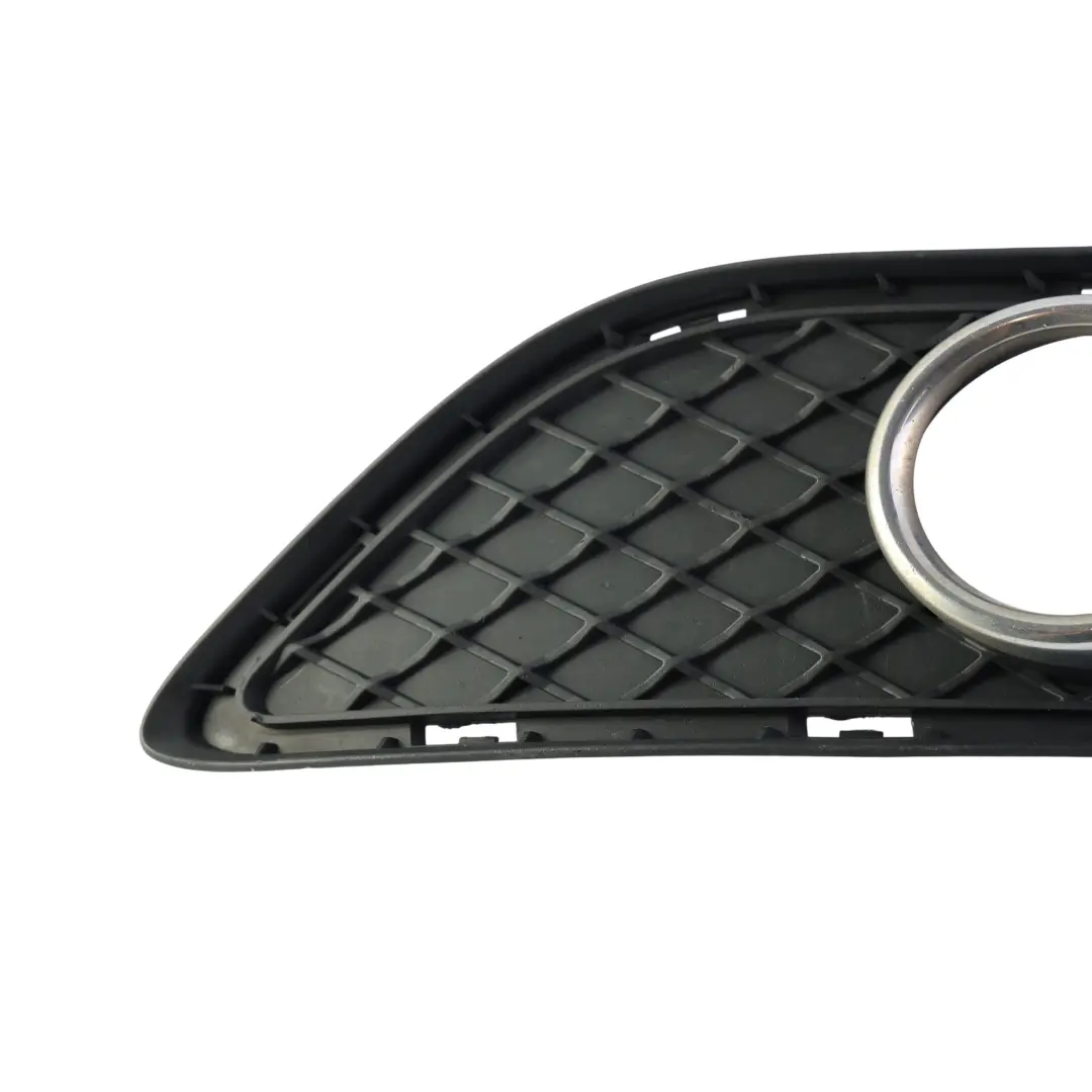 Mercedes W246 Grille Calandre Pare-Chocs Avant Panneau Droit - SKU A2468851322 - Numéro de pièce A2468851322