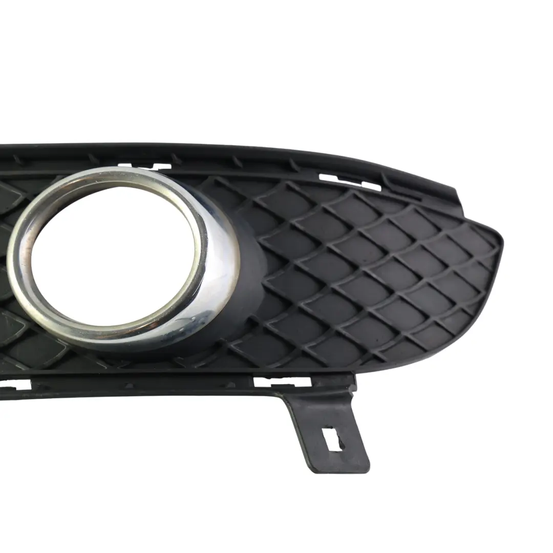 Mercedes W246 Grille Calandre Pare-Chocs Avant Panneau Droit - SKU A2468851322 - Numéro de pièce A2468851322