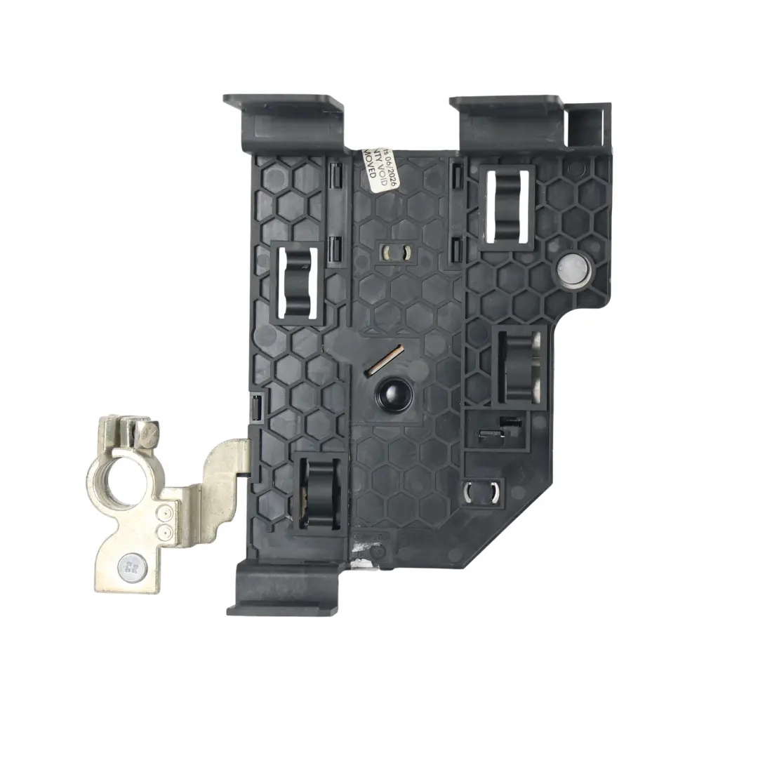 Batterie Klemme Begrenzer Halterung Einheit für Mercedes W177 W247 mit Teilenummer A2479067502 Mercedes W177 W247 Batterie Klemme Begrenzer Halterung Einheit - SKU A2479067502 - Teilenummer A2479067502