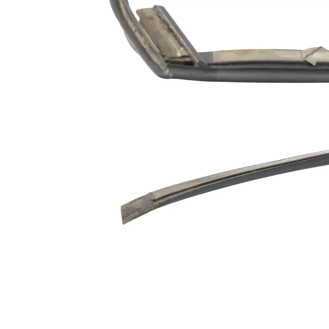 Mercedes W251 V251 Uszczelka Szyby Drzwi Gumowa Tylna Prawa - SKU A2516909680-1 - Numer Części A2516909680