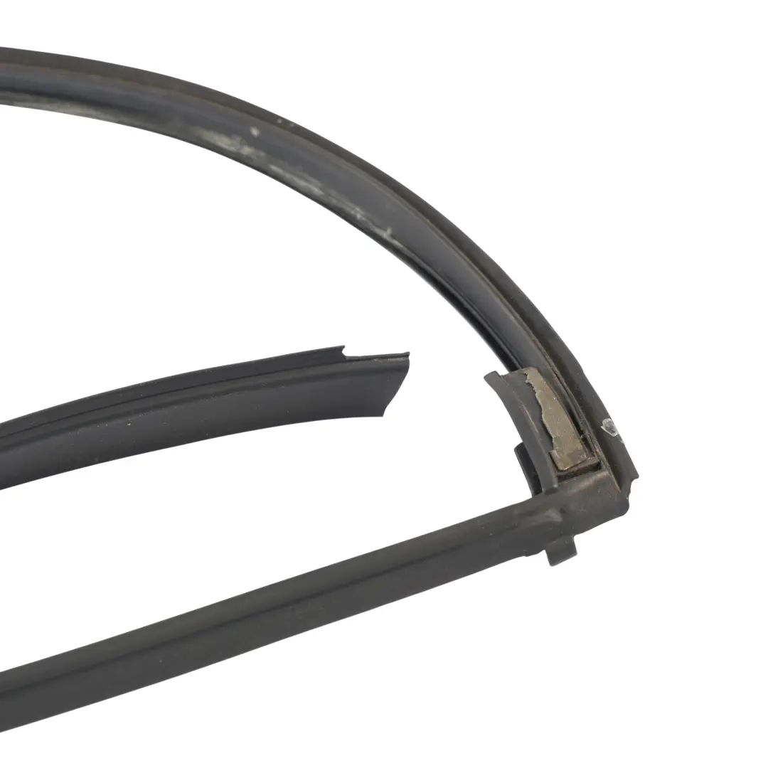 Mercedes W251 V251 Uszczelka Szyby Drzwi Gumowa Tylna Prawa - SKU A2516909680-1 - Numer Części A2516909680