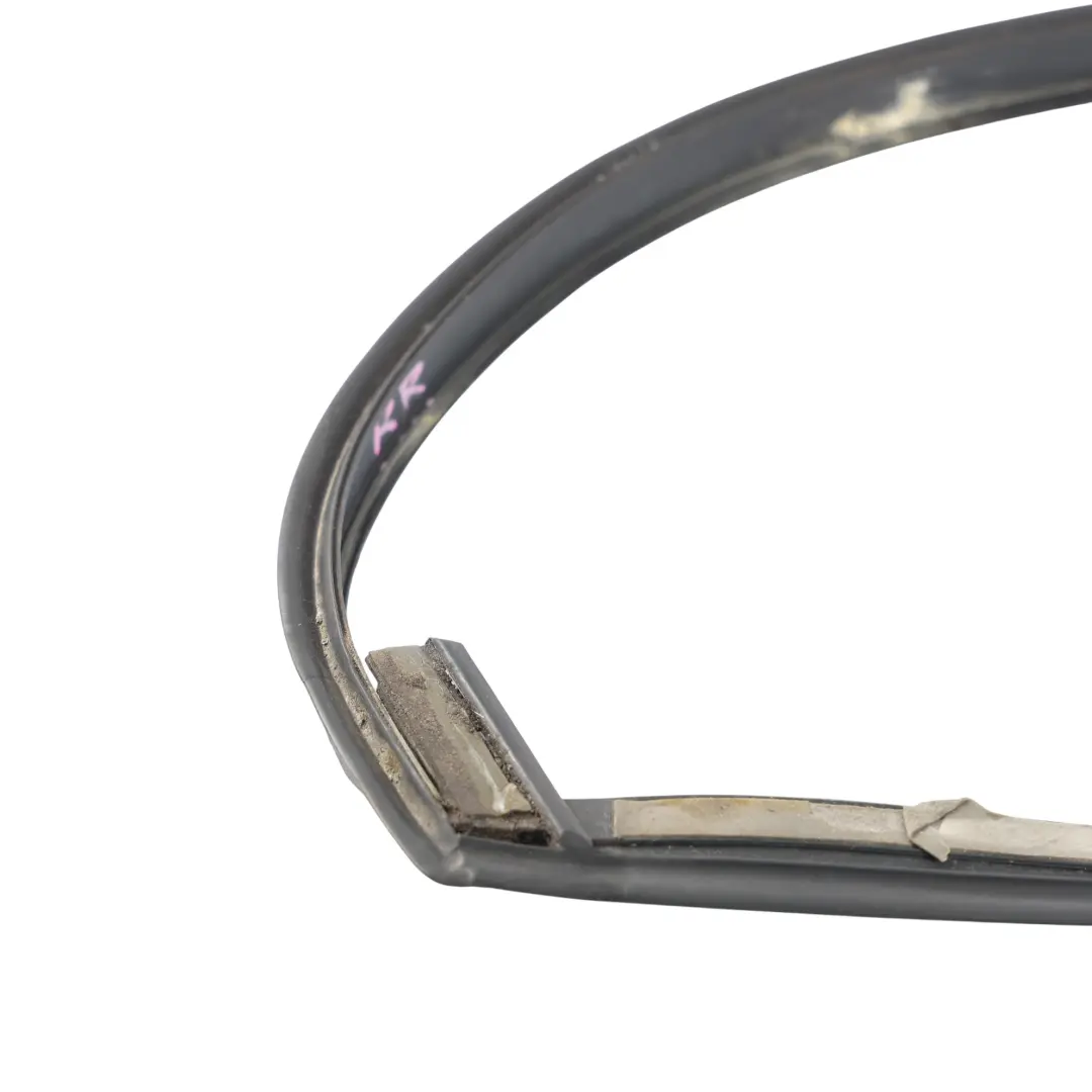 Uszczelka Szyby Drzwi Gumowa Tylna Prawa do Mercedes W251 V251 o numerze A2516909680 Mercedes W251 V251 Uszczelka Szyby Drzwi Gumowa Tylna Prawa - SKU A2516909680-1 - Numer Części A2516909680