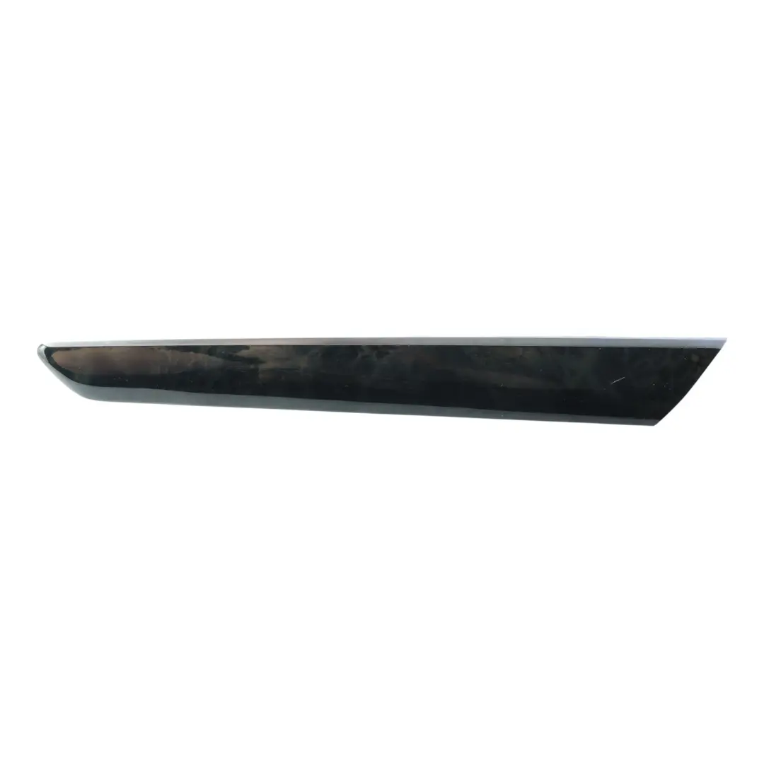 Moldura Embellecedor Panel Puerta Delantera Izquierda para Mercedes V251 con número de pieza A2517204522 Mercedes V251 Moldura Embellecedor Panel Puerta Delantera Izquierda - SKU A2517204522 - Número de pieza A2517204522