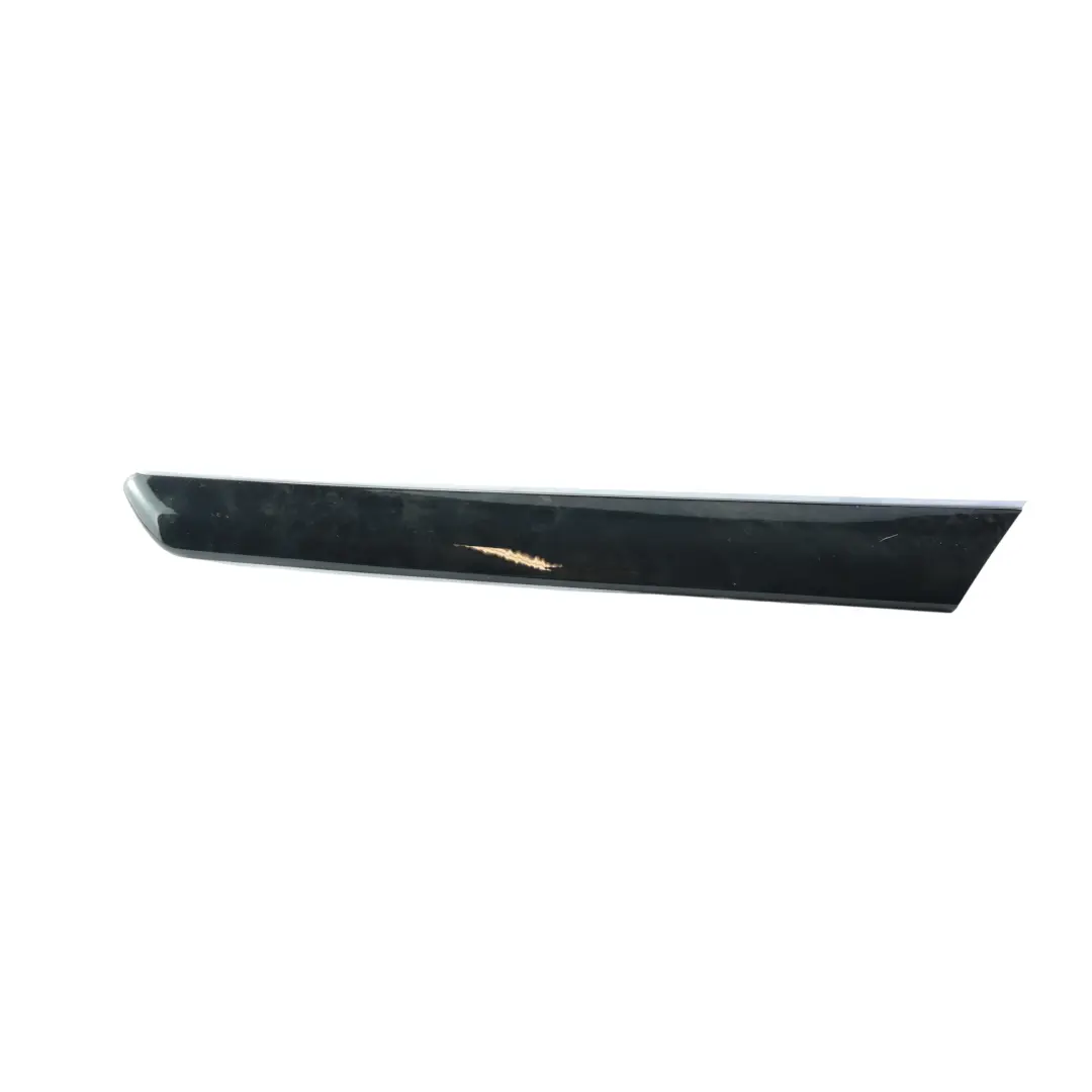 Moldura Embellecedor Panel Puerta Delantera Izquierda para Mercedes V251 con número de pieza A2517204522 Mercedes V251 Moldura Embellecedor Panel Puerta Delantera Izquierda - SKU A2517204522 - Número de pieza A2517204522