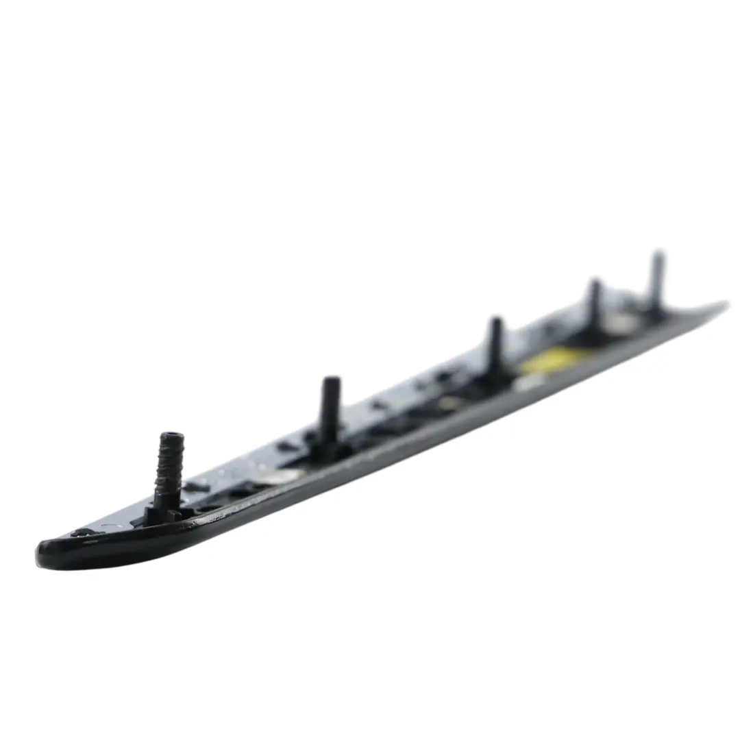 Listwa Drzwiowa Panel Pokrywa Tył Prawa do Mercedes V251 o numerze A2517305422 Mercedes V251 Listwa Drzwiowa Panel Pokrywa Tył Prawa - SKU A2517305422 - Numer Części A2517305422