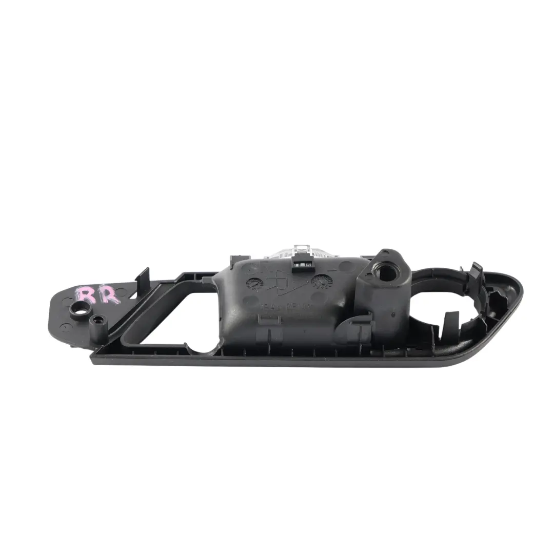 Tylna Prawa Osłona Klamki Otwierania Drzwi do Mercedes W251 o numerze A2517660864 Mercedes W251 Tylna Prawa Osłona Klamki Otwierania Drzwi - SKU A2517660864 - Numer Części A2517660864