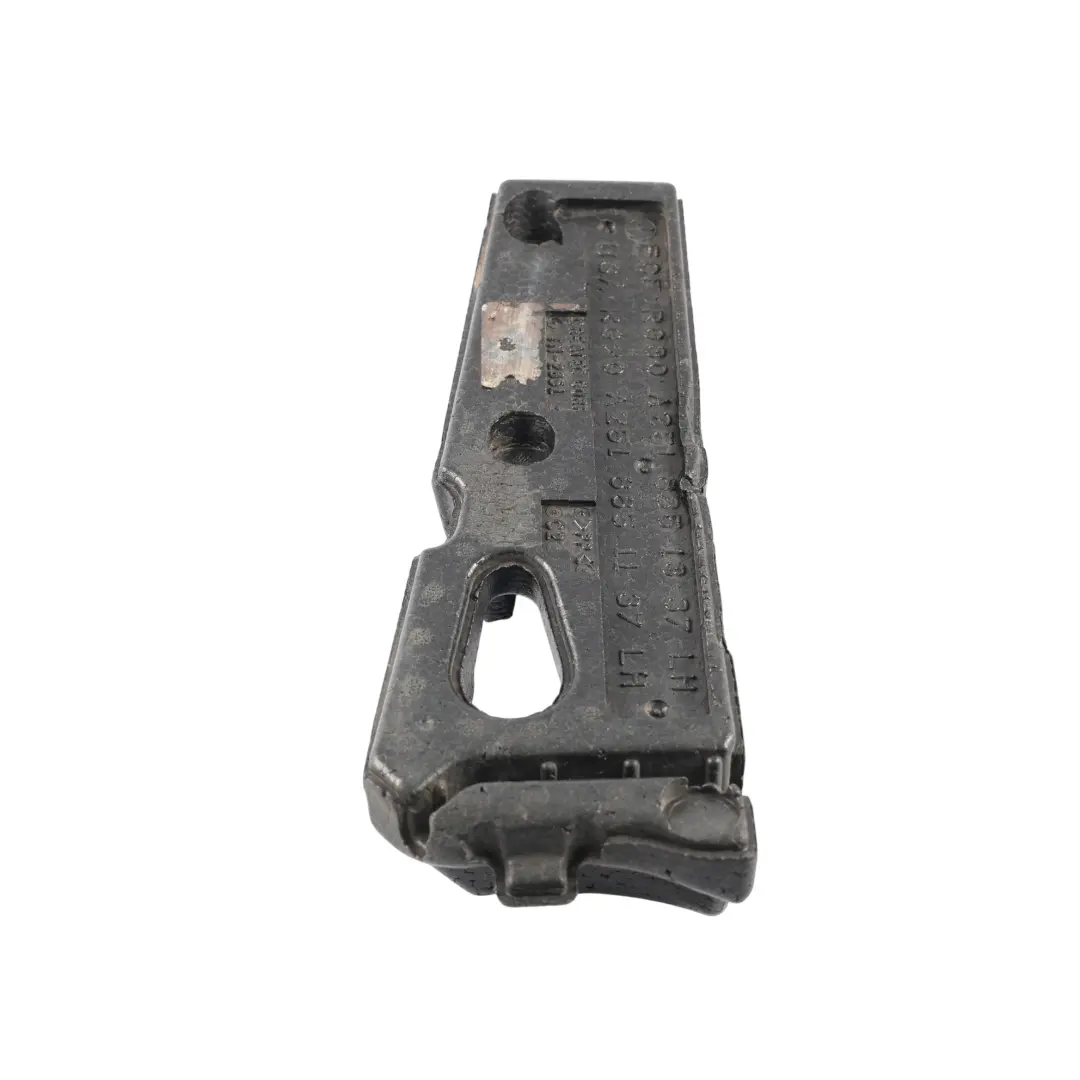 Pianka Amortyzatora Przedniego Zderzaka Lewa do Mercedes V251 o numerze A2518851337 Mercedes V251 Pianka Amortyzatora Przedniego Zderzaka Lewa - SKU A2518851337 - Numer Części A2518851337