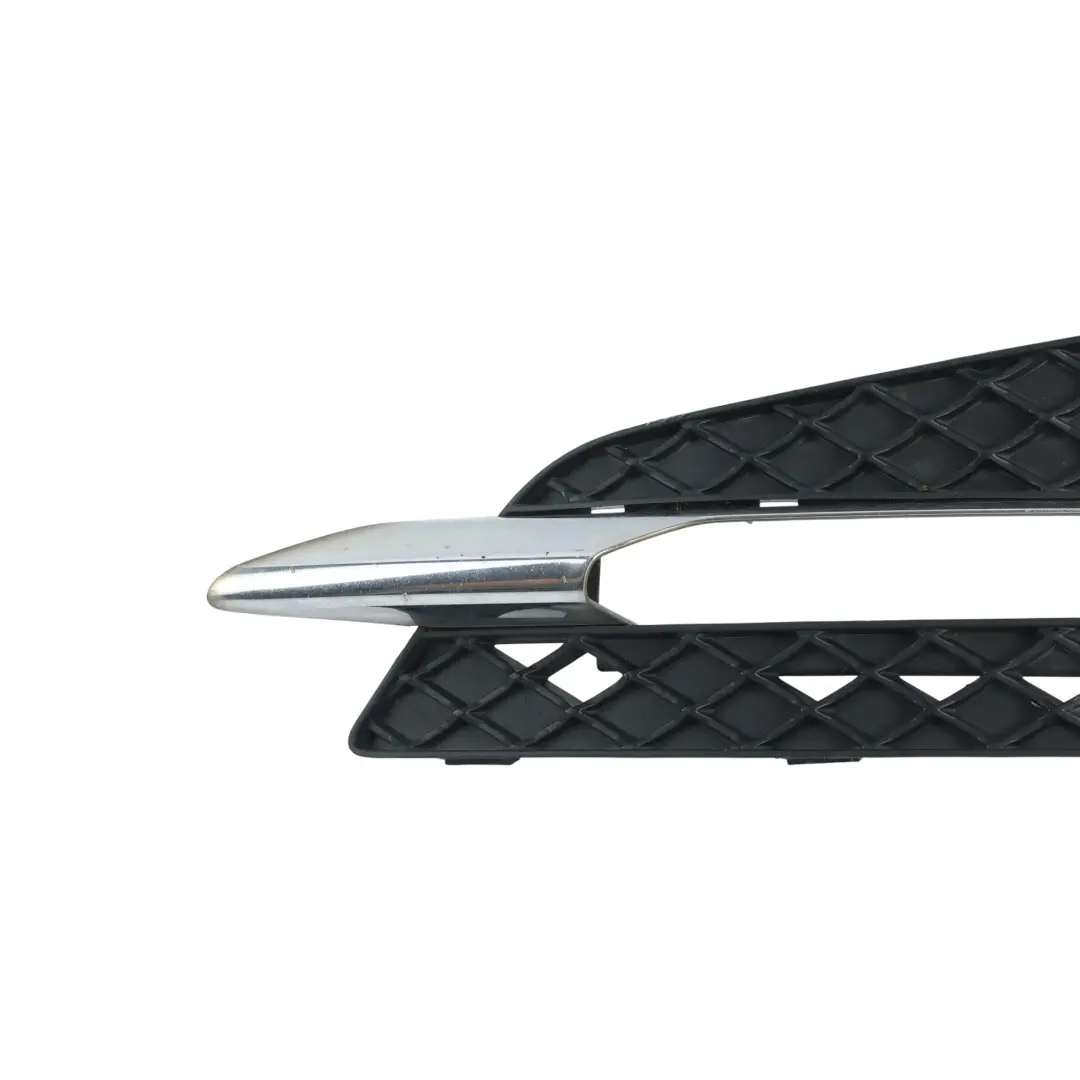Grille Calandre Pare-Chocs Avant Gauche pour Mercedes V251 W251 à propos du numéro de pièce A2518852923 Mercedes V251 W251 Grille Calandre Pare-Chocs Avant Gauche - SKU A2518852923 - Numéro de pièce A2518852923