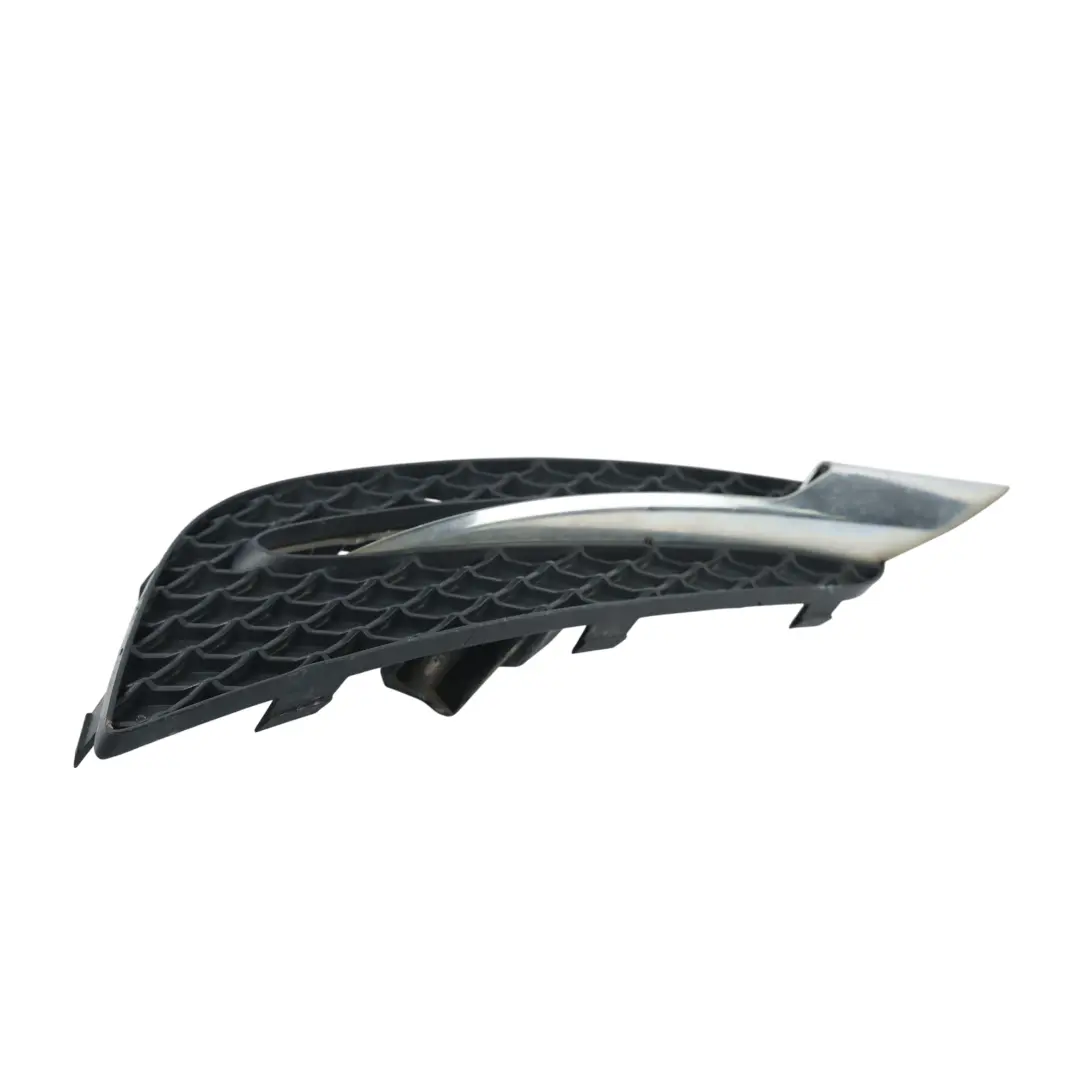 Grille Calandre Pare-Chocs Avant Gauche pour Mercedes V251 W251 à propos du numéro de pièce A2518852923 Mercedes V251 W251 Grille Calandre Pare-Chocs Avant Gauche - SKU A2518852923 - Numéro de pièce A2518852923