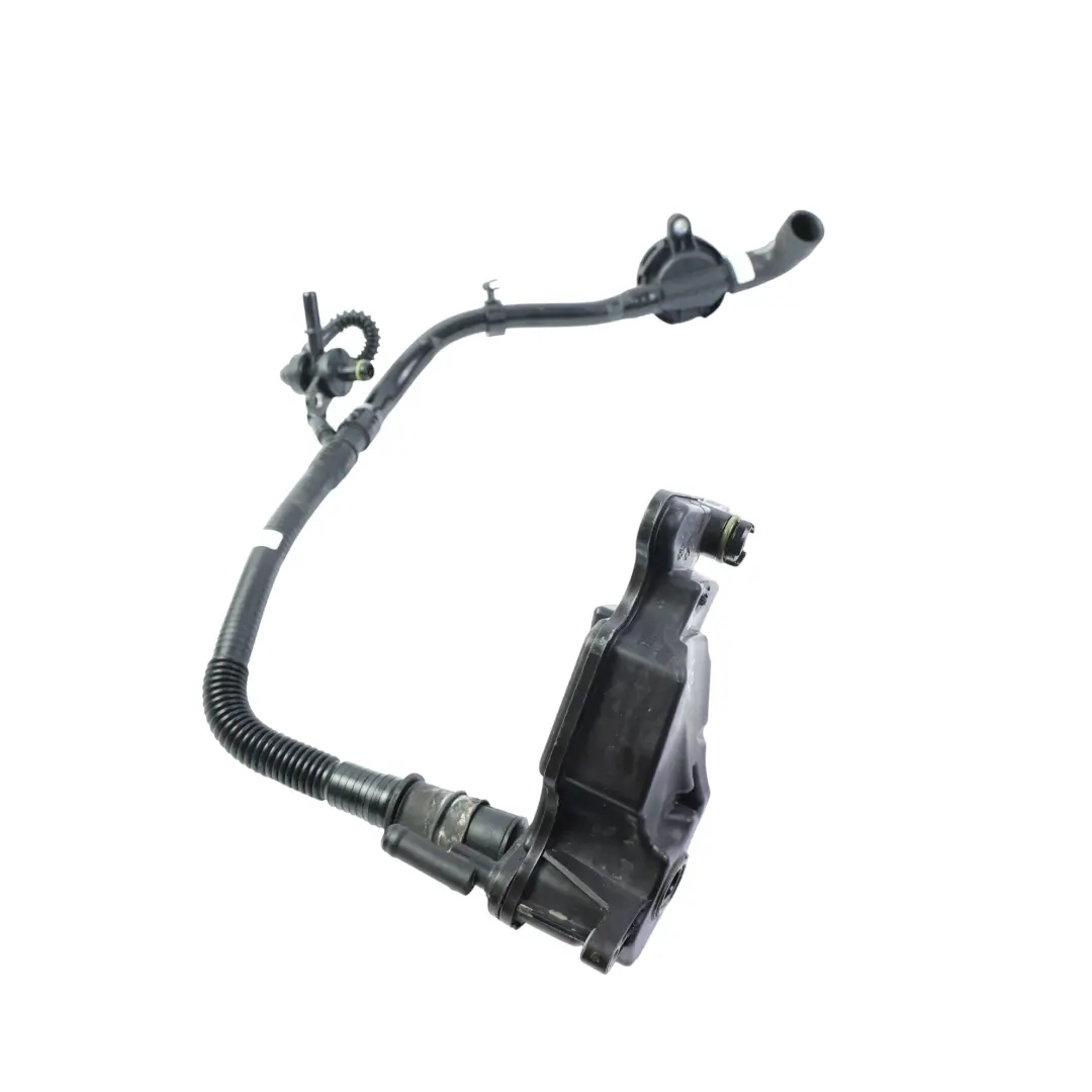 W207 W213 Odma Separator Oleju Silnika Benzyna do Mercedes W205 o numerze A2700104203 Mercedes W205 W207 W213 Odma Separator Oleju Silnika Benzyna - SKU A2700104203-2 - Numer Części A2700104203