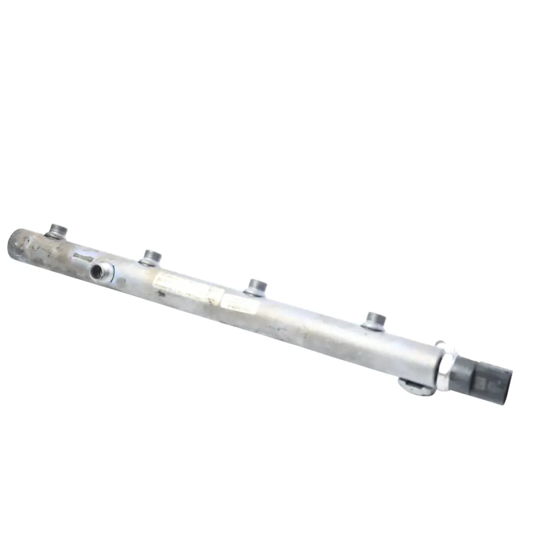 Distributor Rail Ramp Right O/S to Mercedes W164 W211 W221 Fuel with Part number A6290700695 Mercedes W164 W211 W221 Fuel Distributor Rail Ramp Right O/S - SKU A6290700695 - Part number A6290700695